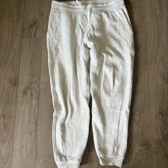 Lululemon Scuba Mid-Rise Oversized Jogger Regular US12/XL - Picture 5 of 12